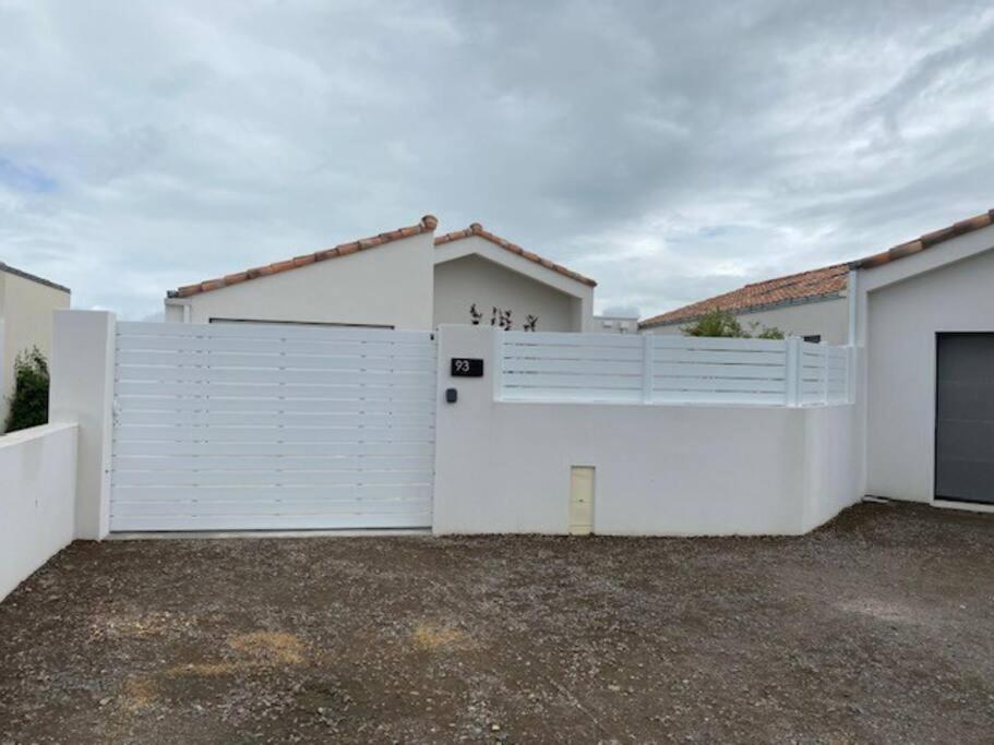Maison Neuve Zone Coulee Verte Menant A L'Ocean Saint-Gilles-Croix-de-Vie Extérieur photo