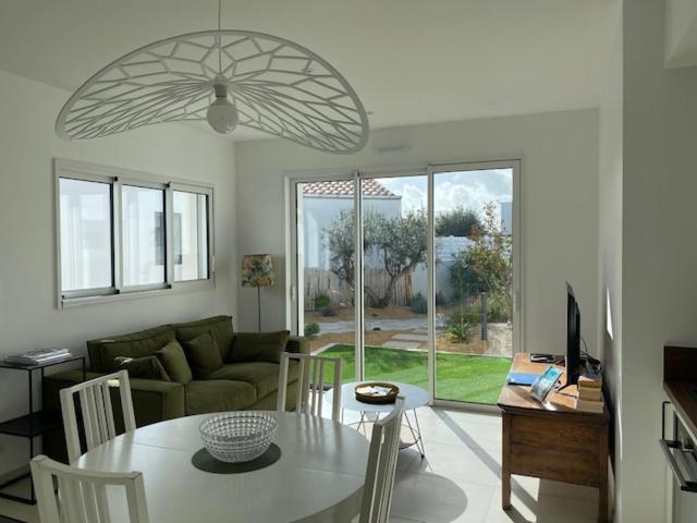Maison Neuve Zone Coulee Verte Menant A L'Ocean Saint-Gilles-Croix-de-Vie Extérieur photo